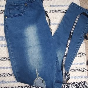 PRETTY LITTLE THING vintage wash Distressed Jeans
